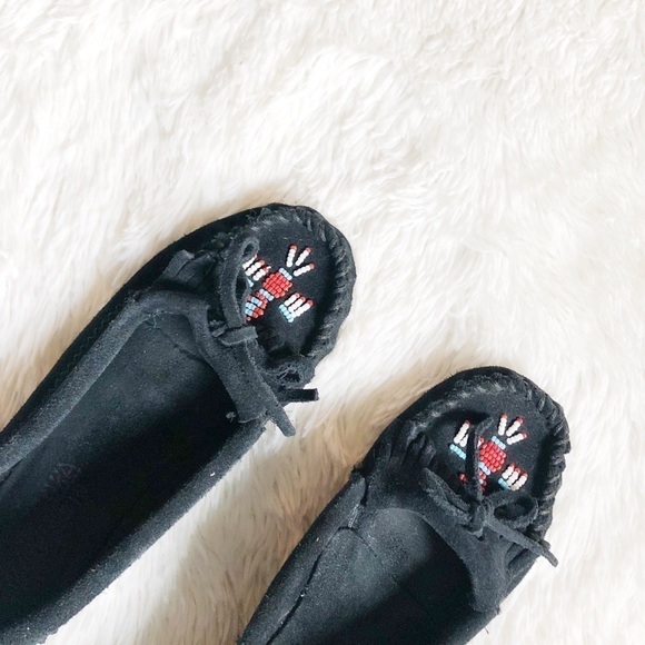 Minnetonka Beaded Moccasins Eagle design Sz5 - Picture 4 of 8